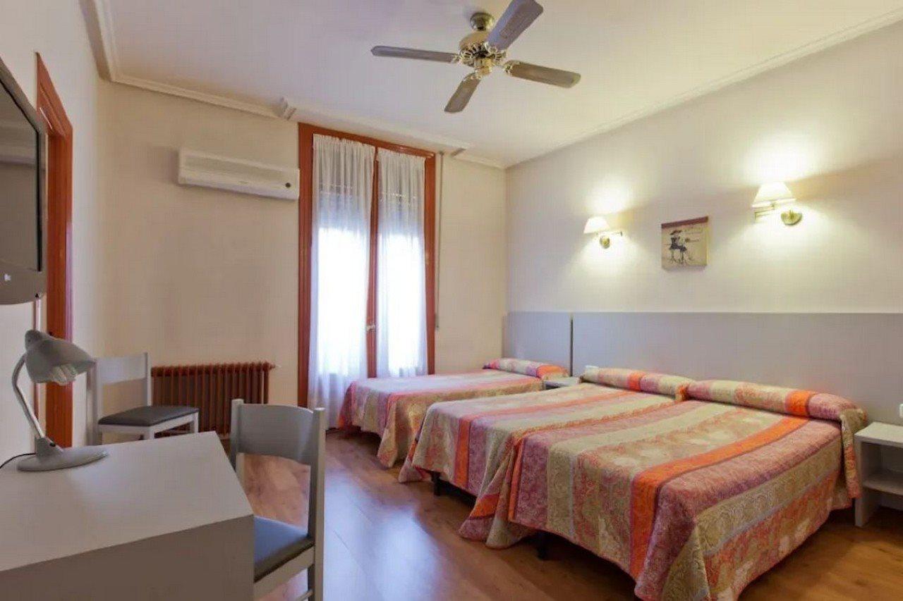 Hostal Andorra มาดริด ภายนอก รูปภาพ