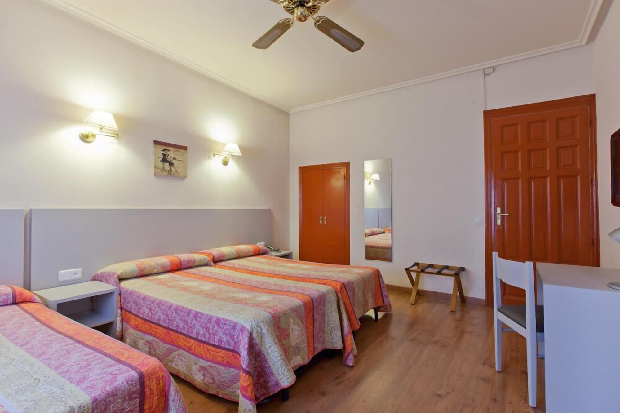 Hostal Andorra มาดริด ภายนอก รูปภาพ