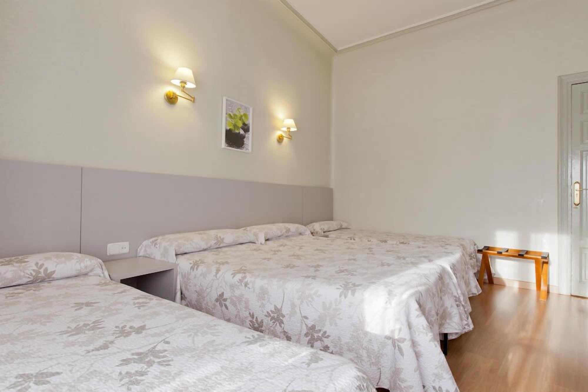 Hostal Andorra มาดริด ภายนอก รูปภาพ