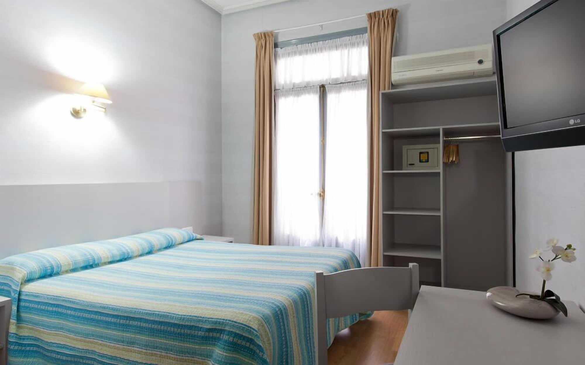 Hostal Andorra มาดริด ภายนอก รูปภาพ